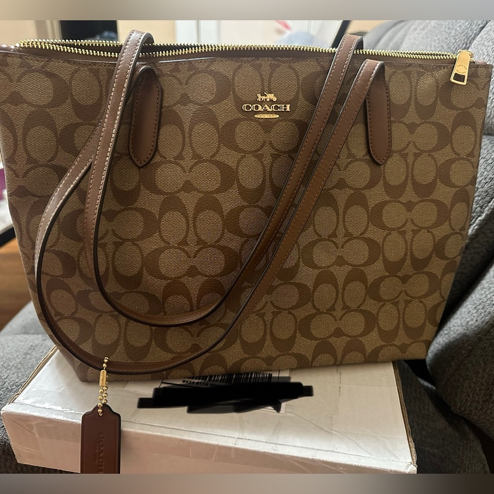 Simple coach purse